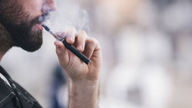 Debate sobre a regulamentação de cigarros eletrônicos no Brasil