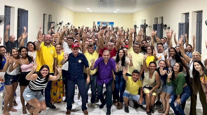 Deputado Estadual, Chico Mendes reunido com sua militância Política em Cajazeiras