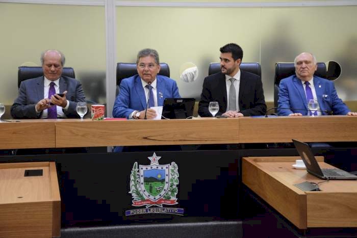 ALPB instala Frente Parlamentar da Advocacia e homenageia personalidades do sistema jurídico