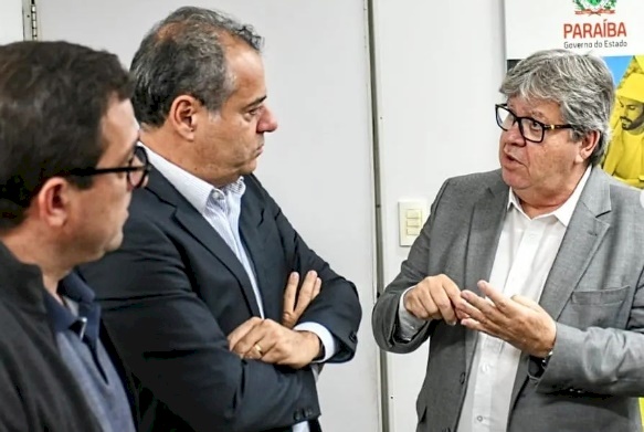 Reunião entre Gervásio Maia, Danilo Cabral e João Azevêdo 