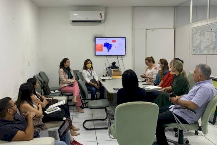 Equipe da Faculdade SENAI se reúne com representantes da AESA para alinhar o cronograma do curso