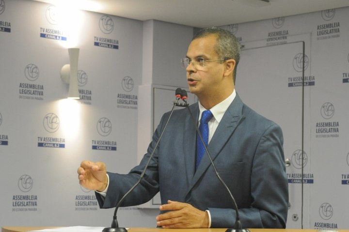 O parlamentar destaca que este ano voltou a tramitar na Câmara Federal o Projeto de Lei nº 3369/2015 