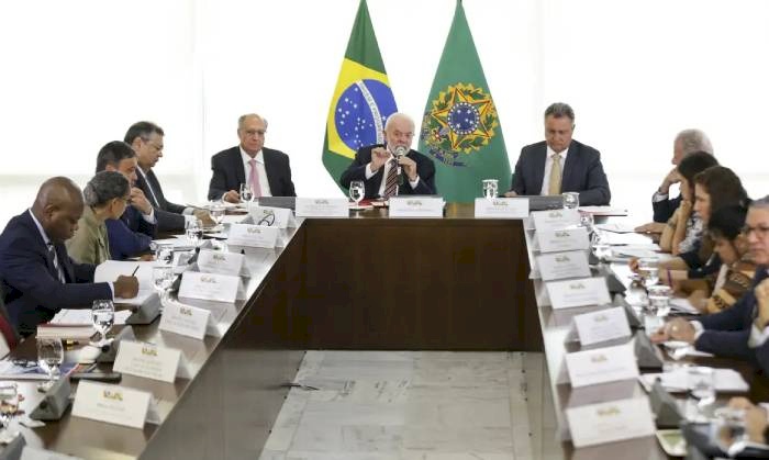 Reunião sobre a Terra Indígena Yanomami