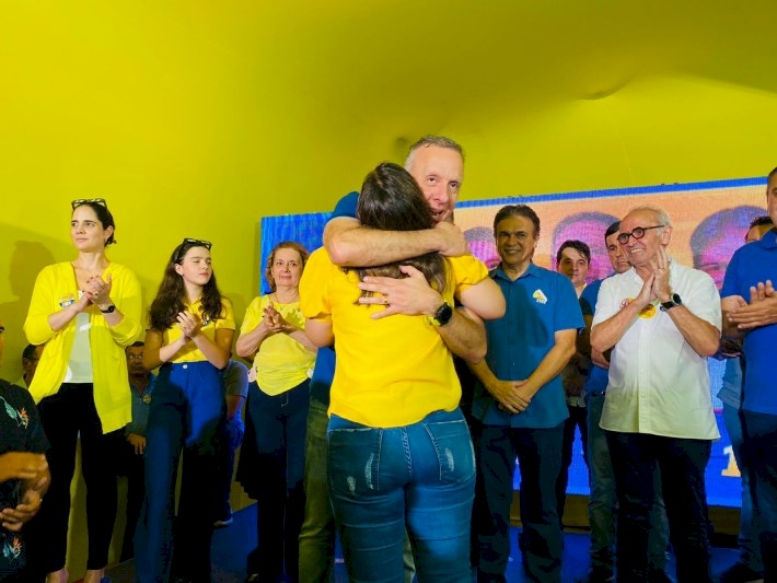 Ponto alto da noite, Aguinaldo destacou a importância da presença de Pollyanna na chapa majoritária e a competência da candidata a senadora