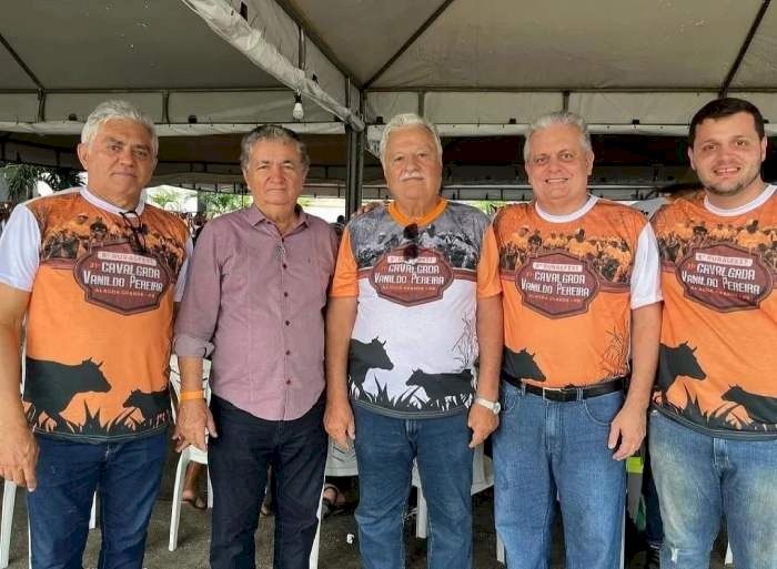 Cavalgada e evento cultural em Alagoa Grande