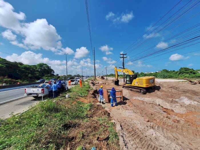 Tubulação rompida por obra do Dnit 
