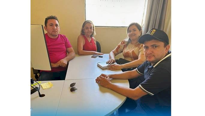 Reunião para discussão do cumprimento do Piso da Enfermagem