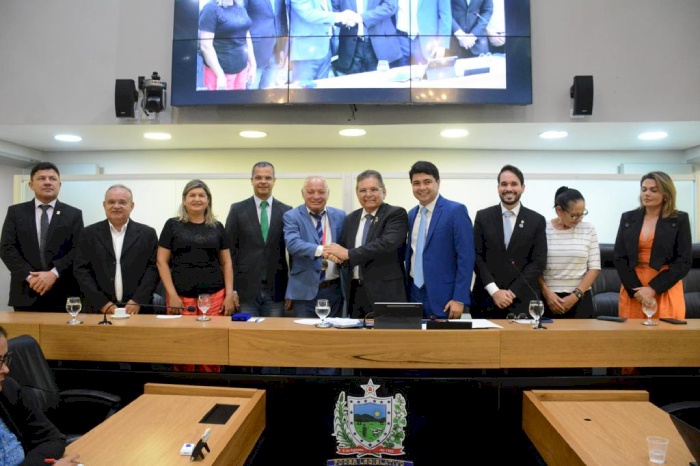 Medalha Epitácio Pessoa ao presidente da CBPA Abrã