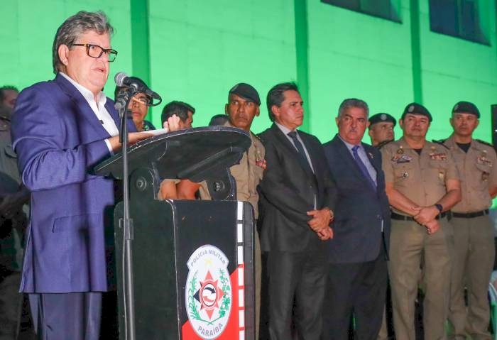 Formatura de oficiais no curso de especialização em Segurança Pública e de promoção de 229 sargentos