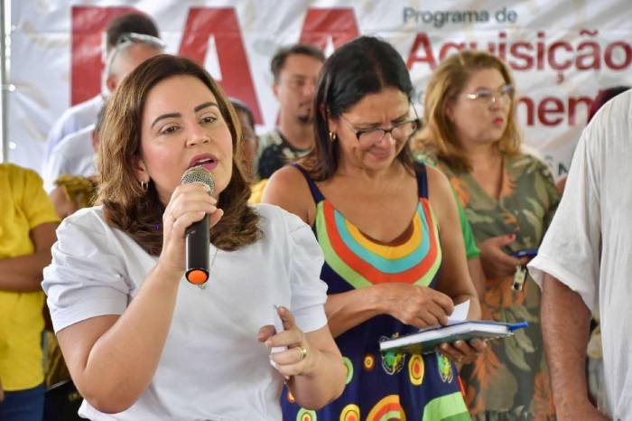  Secretária de Estado do Desenvolvimento Humano (Sedh), Pollyanna Dutra