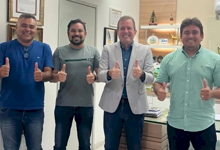 Delani, Eugênio, Tyrone, e Helder, após reunião: 