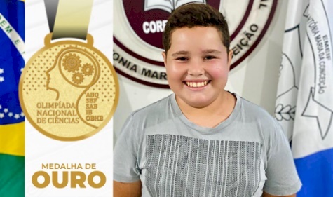  Carlos Arthur, aluno do sétimo ano do ensino fundamental, na escola Municipal Antônia Maria da Conceição, em Coremas 