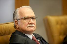 Fachin quer adiar análise sobre suspeição de Moro, pautada para hoje