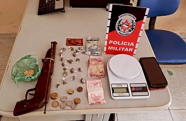 Material ilícito apreendido pela Polícia Militar