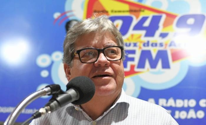 Governador João Azevêdo (PSB) em entrevista