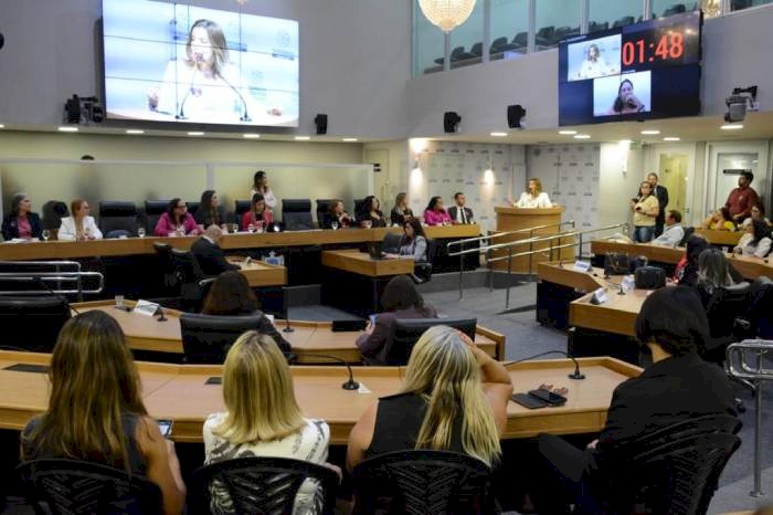 Medidas de enfrentamento e combate ao feminicídio