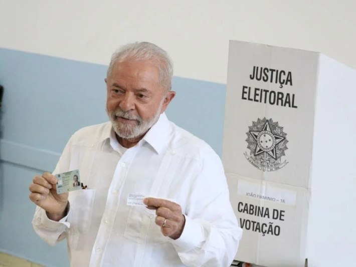 Pelas regras fixadas em uma resolução do TSE, os partidos políticos e os candidatos são obrigados