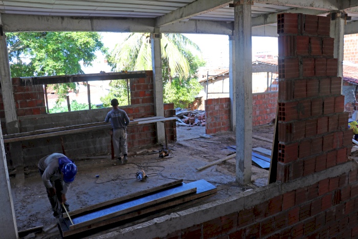 Obra de reconstrução da Lavanderia Comunitária de Mandacaru