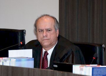 Desembargador Ricardo Porto decide que cachorro não pode ser autor de ação de indenização