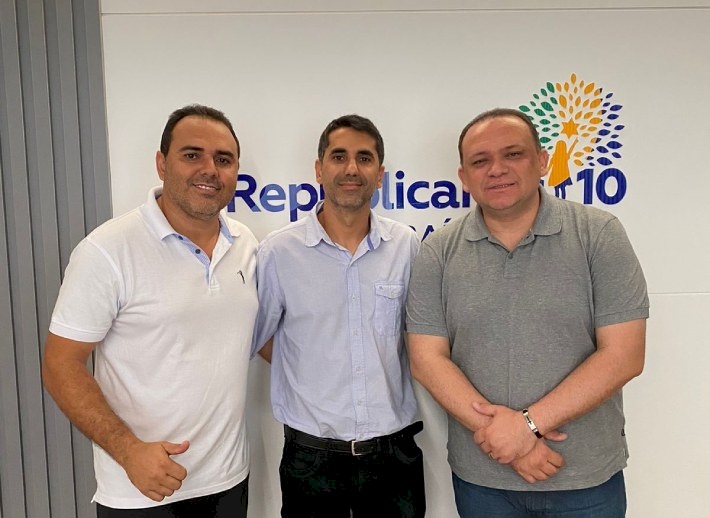 Recentemente, Marlon Brand rompeu politicamente com o prefeito Léo por discordar de adesões de opositores ao grupo do gestor
