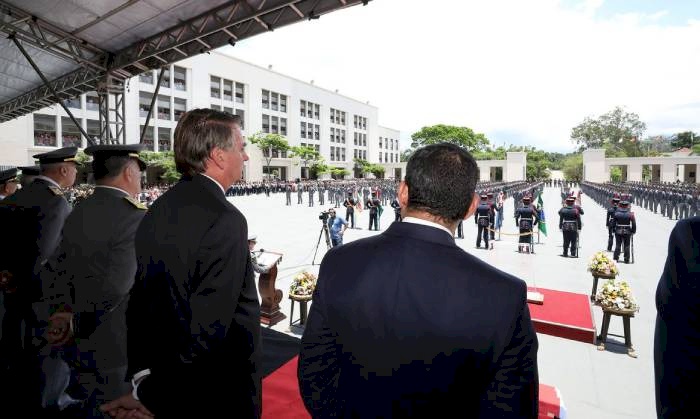 Cerimônia de formatura de aspirantes a oficial do Exército