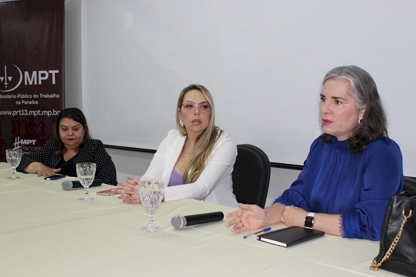 Discussão sobre empregabilidade de pessoas em situação de rua