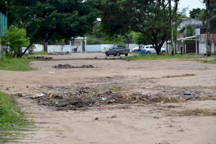 Pavimentação e urbanização de mais vias em Mangabeira