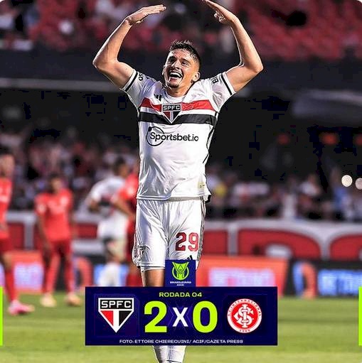 São Paulo faz 2 a 0 no Internacional e sobe para o G4 do Brasileirão