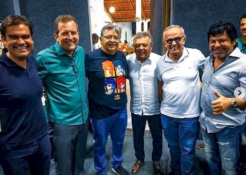 Cícero Lucena, e Mersinho, com o Prefeito Fábio, vice, Zenildo, o Vereador, Aldeone, e o Professor Chiquinho Cicupira