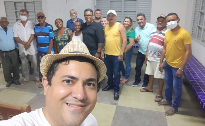 Fama reunido com seus membros em Sousa