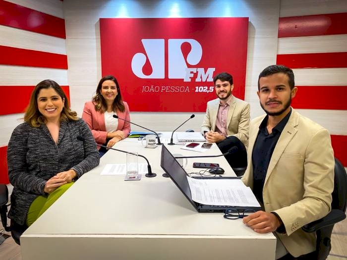 Pollyanna Dutra em entrevista na Jovem Pan