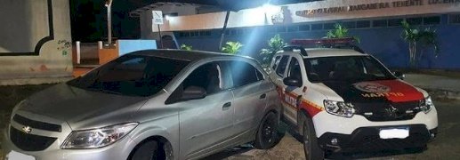 Polícia militar recupera veículo com restrição de roubo/furto