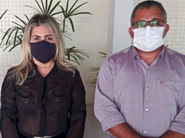  “A dor de vocês é nossa dor!”, lamenta Edna Henrique morte do Prefeito de Riacho de Santa Antônio por Covid-19 neste sábado 