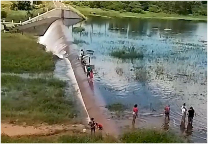 São Gonçalo sangra com lâmina de 8 centímetros 