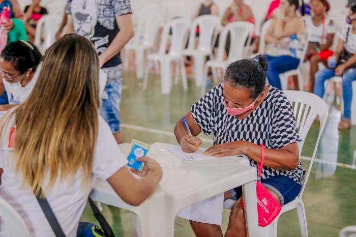 Andamento da entrega dos cartões para os beneficiados do programa Pão e Leite