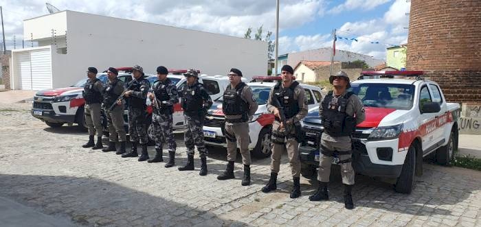 A Polícia Militar reforçou mais uma vez o seu efetivo na cidade de Pomba