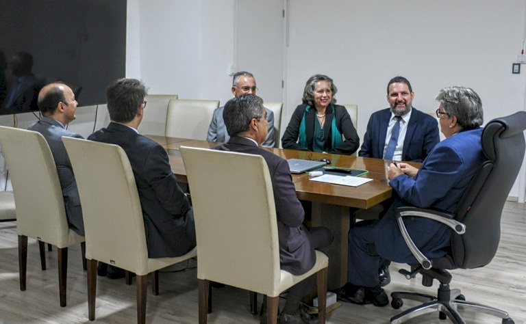 João Azevêdo recebe nova mesa diretora do Tribunal Regional Federal da 5ª Região