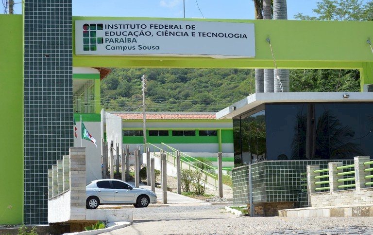 Frente do IFPB no Distrito de São Gonçalo em Sousa