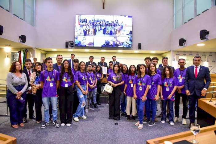 Visita dos integrantes do Parlamento Jovem da cidade de Itatuba