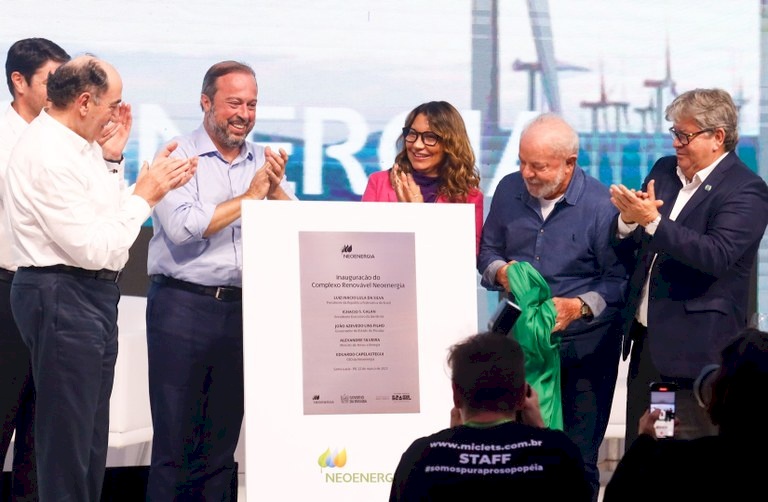 Presidente Lula e governador João Azevêdo participam da inauguração do primeiro parque híbrido de energia renovável do país