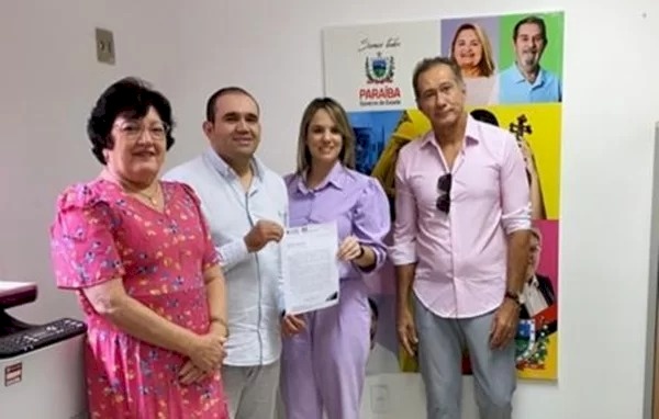 Reunião entre o Diretor do Hospital de Sousa e o novo secretário estadual de saúde