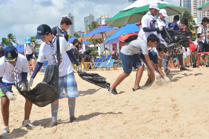Mais uma atividade do projeto Praia Limpa