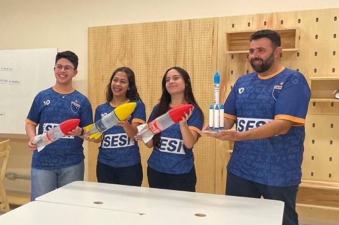 Com foguetes desenvolvidos de modo experimental