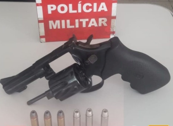 Arma de fogo apreendida pela polícia militar em Teixeira 