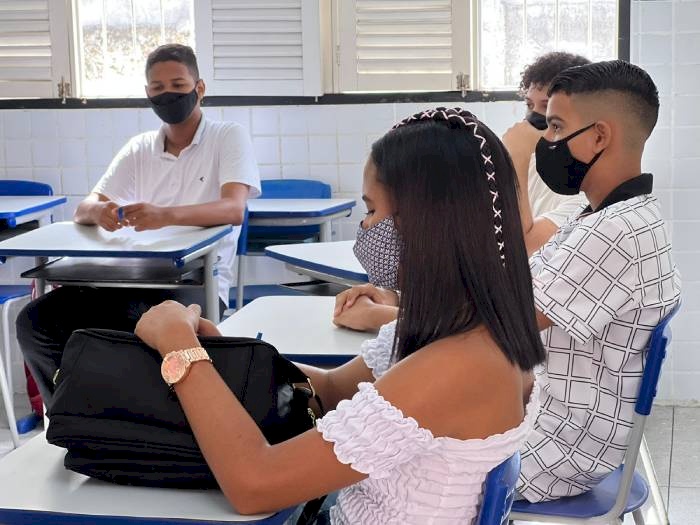  200 bolsas de iniciação científica a alunos egressos da rede pública