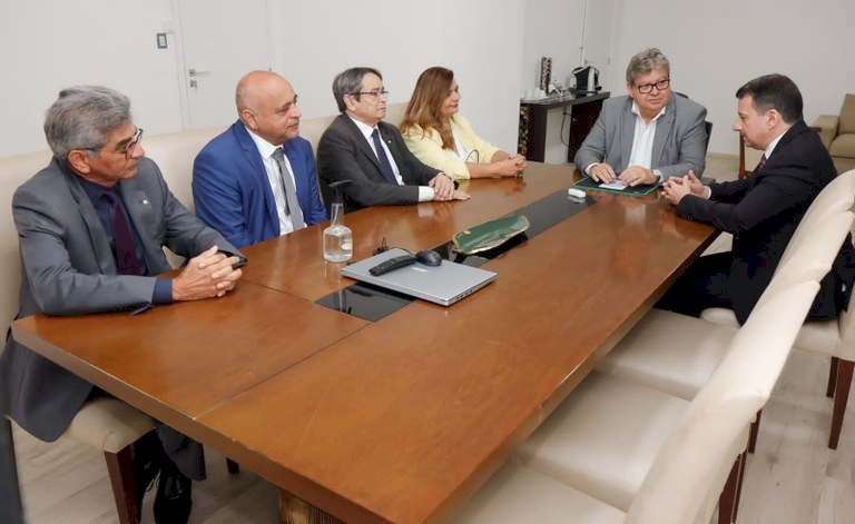 Governador recebe visita de cortesia de membros do Ministério Público e reforça relação harmoniosa entre os Poderes
