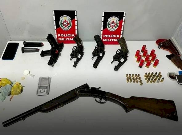 Material ilícito apreendido pela Polícia Militar
