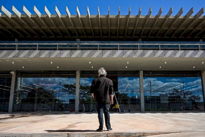 Com 50 anos de carreira, Gustavo Penna, é reconhecido internacionalmente e integra o conselho curador da Fundação Oscar Niemeyer