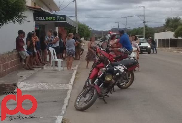 Funcionário é alvejado a bala durante assalto a loja de celular no Núcleo II, em Sousa