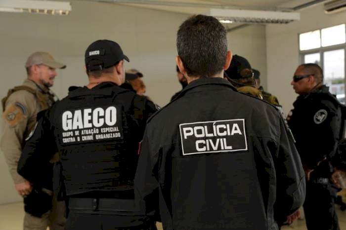 DJ de 19 anos de idade, investigado por disseminar informações falsas de ataques contra escolas